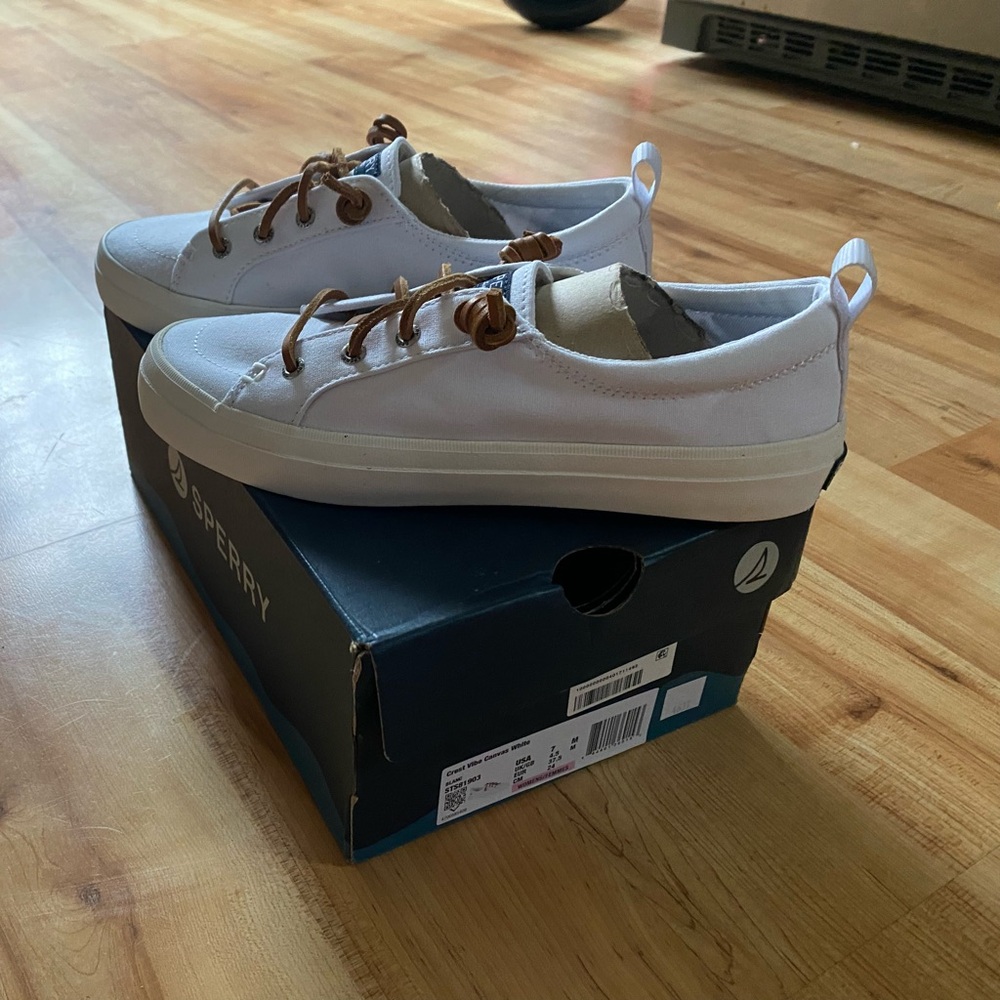 Size 7, white Sperry canvas shoes
